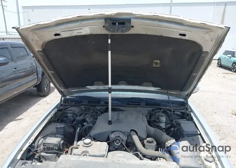 2002 Mercury Grand Marquis Ls from USA, damaged, VIN 2MEFM75W82X622661